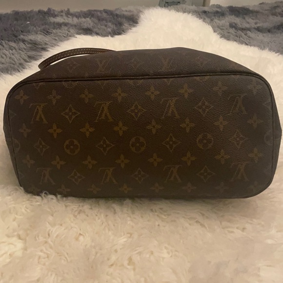 Louis Vuitton MM Neverfull - Picture 6 of 15